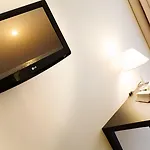 君威酒店 3*
