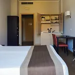 君威酒店 3*