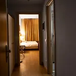 君威酒店 酒店 3*