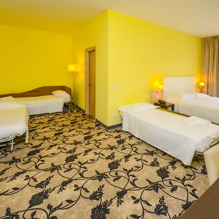 Regal מלון ברשה