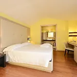 Regal Otel