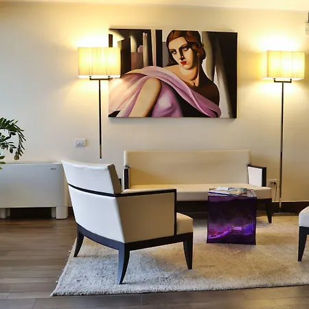 Regal 3*