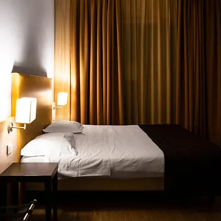 Regal 3*