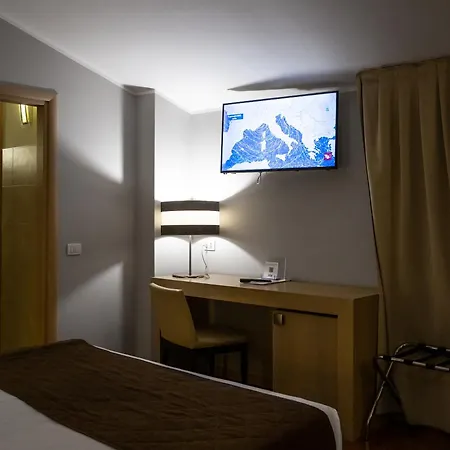 Regal 3*