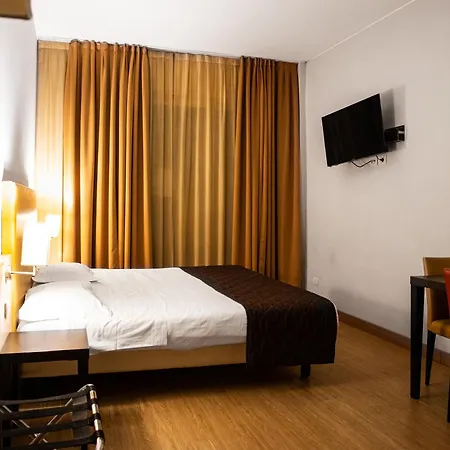 Regal 3*